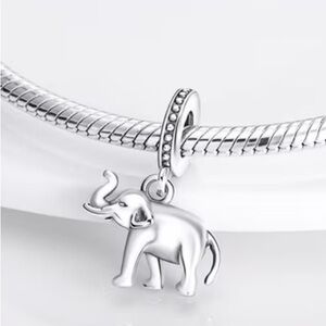 New Silver tone Elephant Charm #162